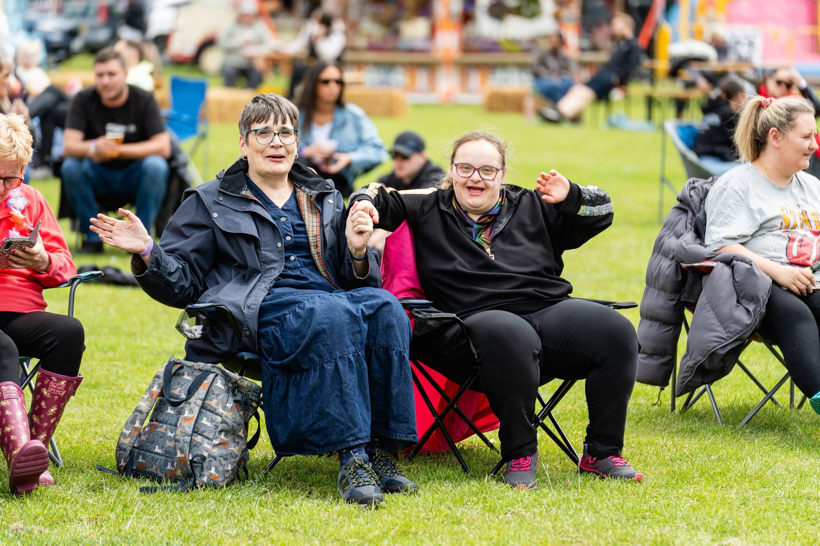 Live music and crowds at WN7 FEST, Leigh Miners Welfare