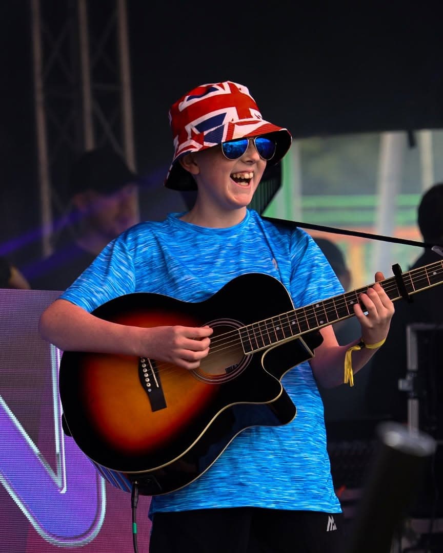Live music and crowds at WN7 FEST, Leigh Miners Welfare